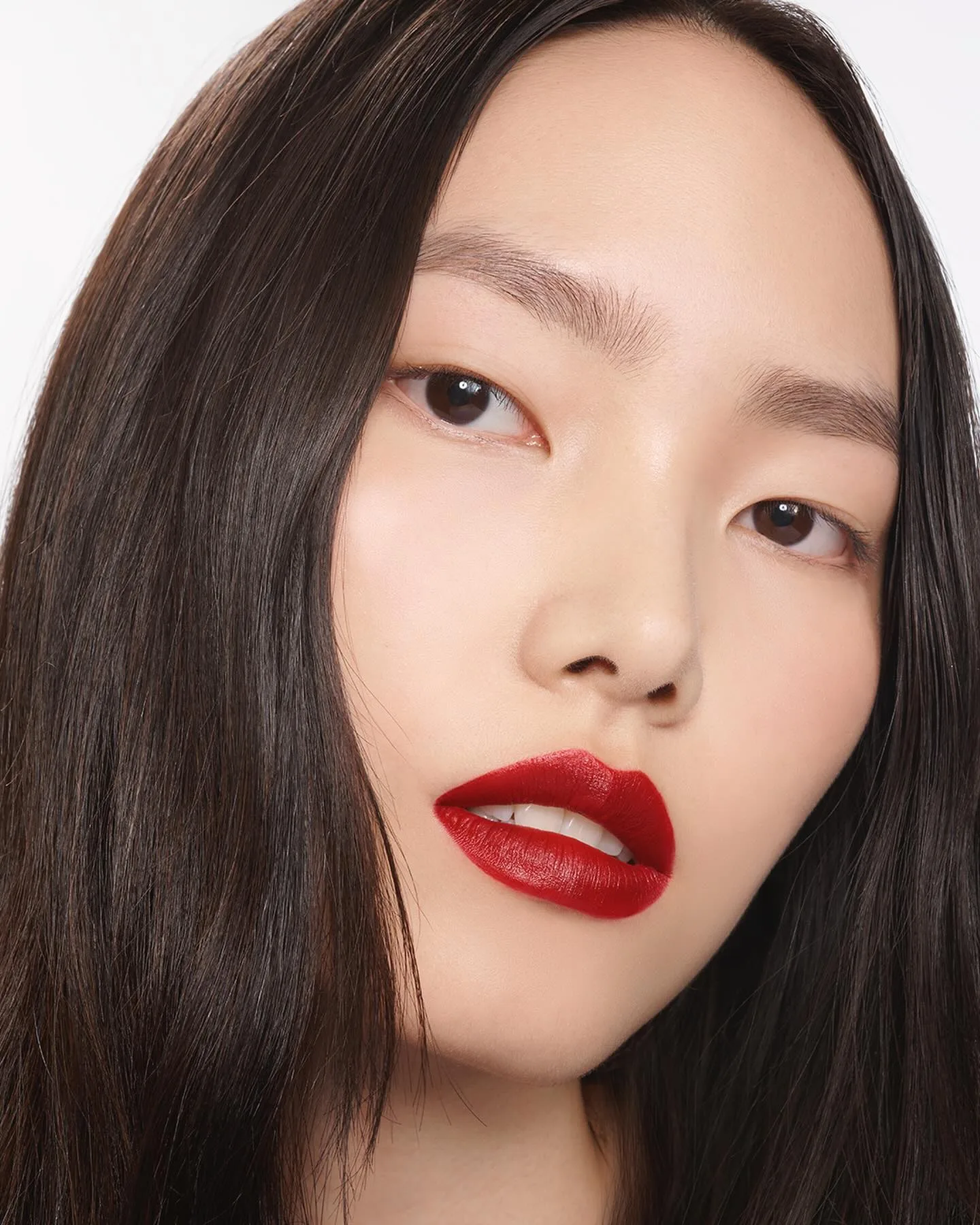 Το Gucci Rosso Ancora είναι το πρώτο κραγιόν που σχεδιάστηκε από τον Sabato De Sarno