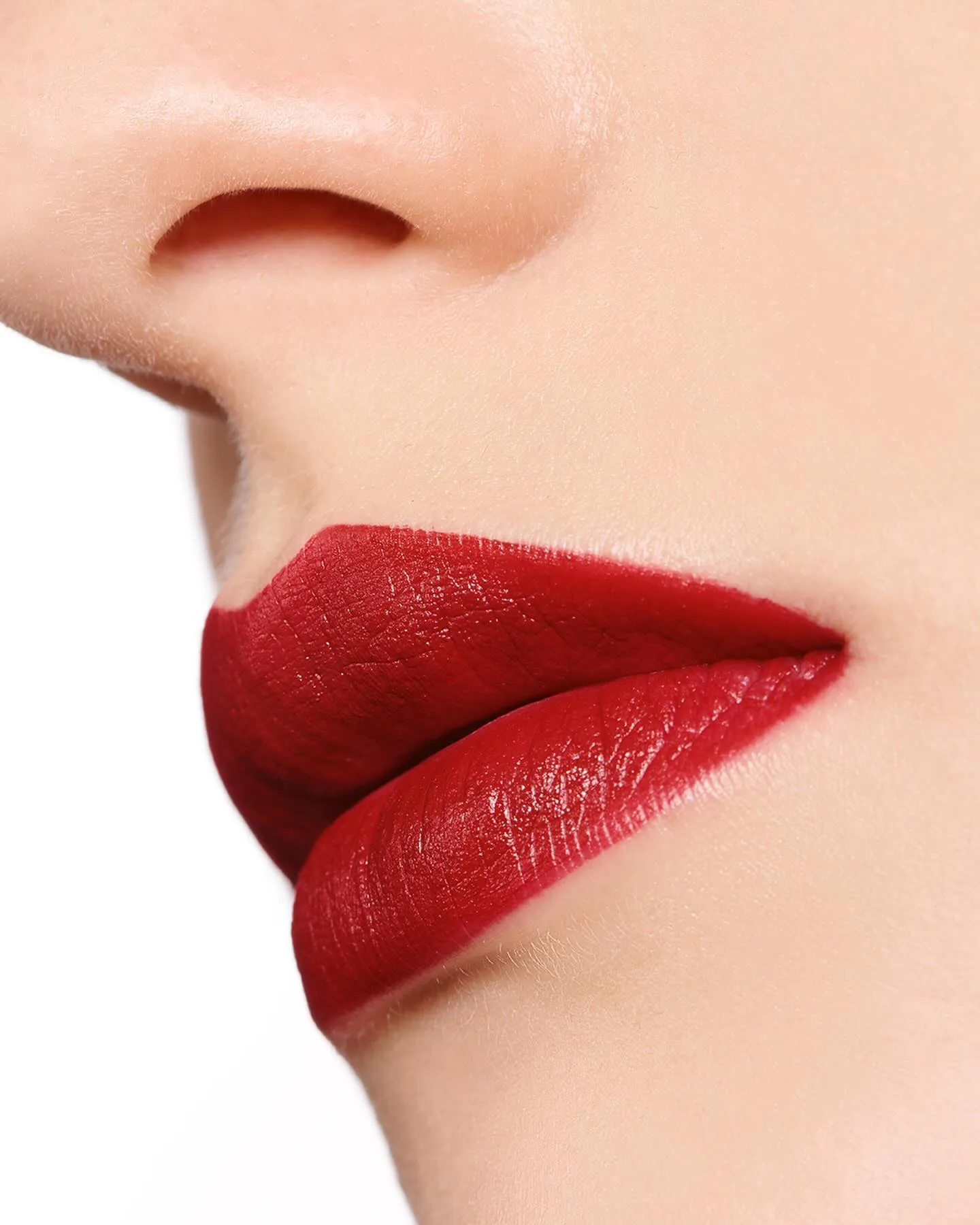 Το Gucci Rosso Ancora είναι το πρώτο κραγιόν που σχεδιάστηκε από τον Sabato De Sarno