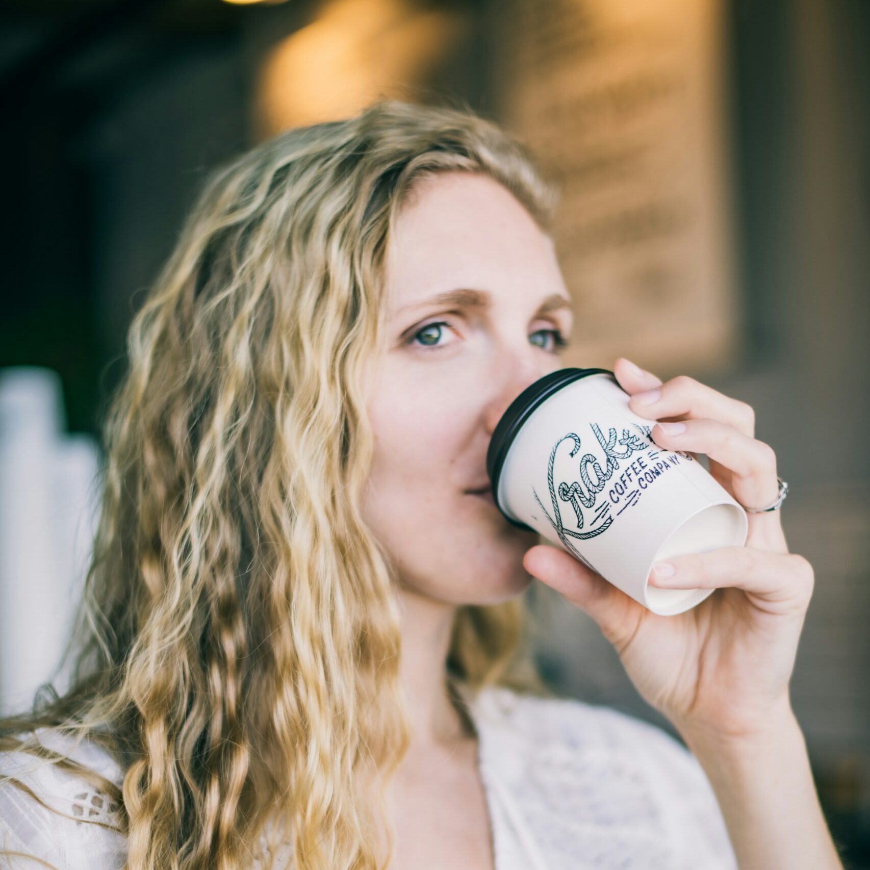 Εσύ βάζεις βούτυρο στον καφέ σου; Πριν πεις όχι, μάθε γιατί αποτελεί το next big wellness trend