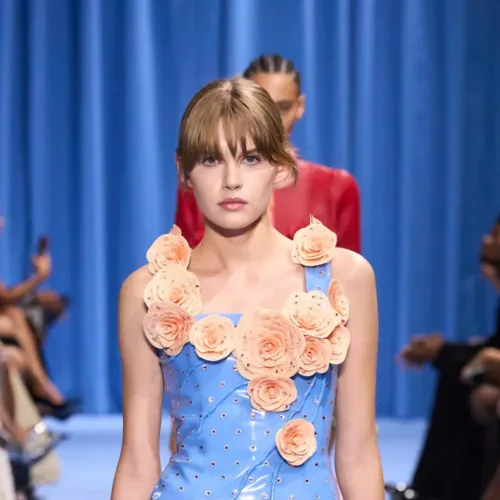 Mini floral φορέματα: Η πιο γοητευτική και παιχνιδιάρικη τάση που θα φορέσεις το καλοκαίρι