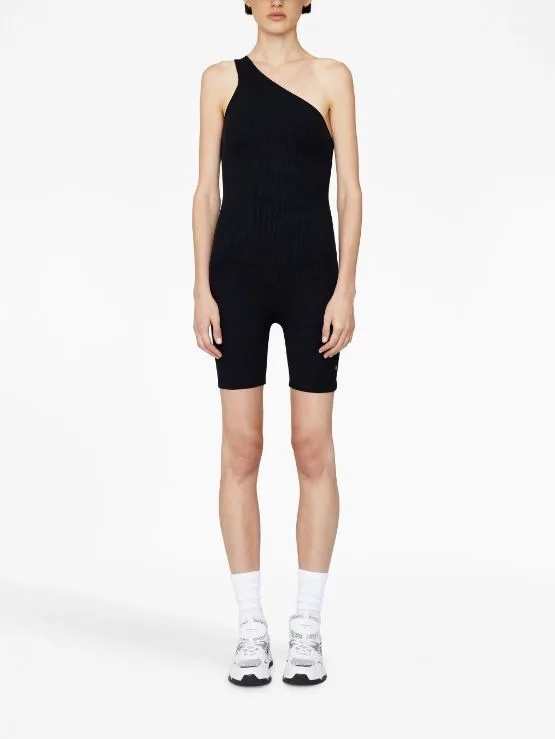 5 top workout ρούχα για το γυμναστήριο αλλά και για τις urban street chic εμφανίσεις σου