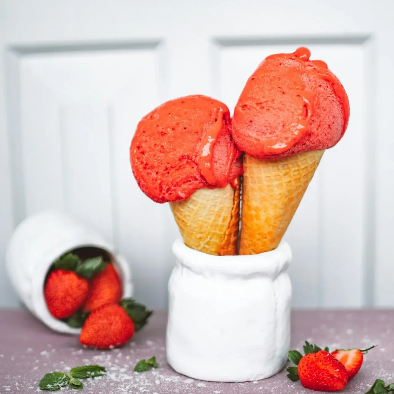 Φτιάξε τη γρανίτα της άνοιξης με φράουλα και 3 υλικά χωρίς καθόλου ζάχαρη