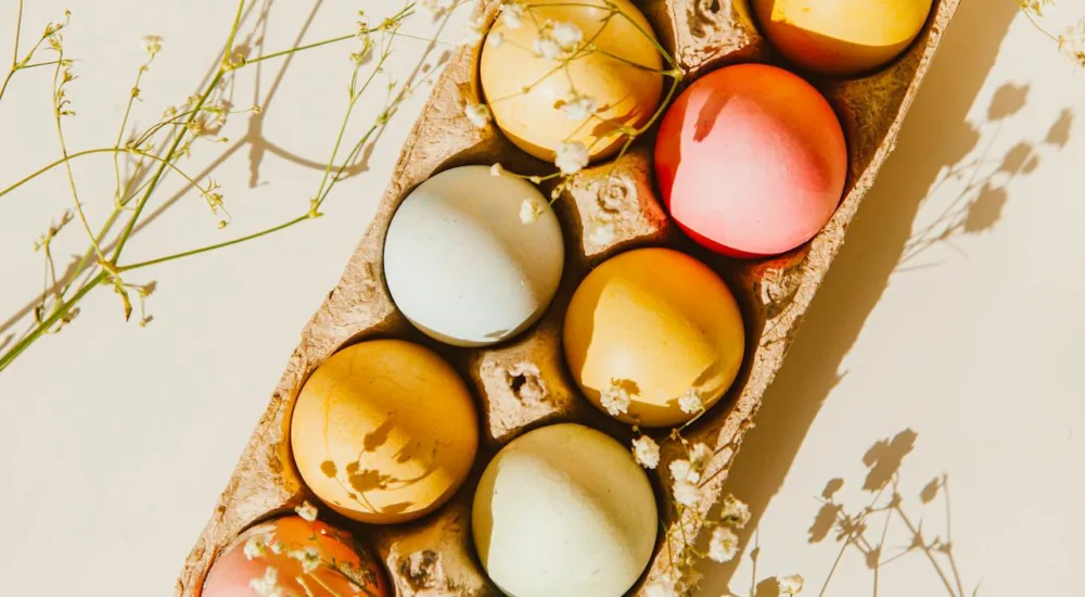 Βάψε τα πασχαλινά αυγά με ένα λαχανικό που έχεις σίγουρα στην κουζίνα σου
