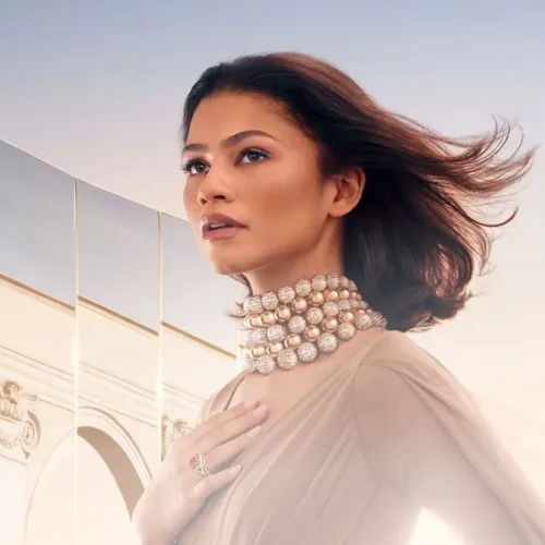 Οι Anne Hathaway, Zendaya και Liu Yifei πρωταγωνιστούν στη νέα καμπάνια Bulgari Eternally Reborn