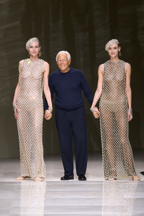 Giorgio Armani Privé Fall '24 Couture: Οι πέρλες και οι διαφάνειες ήταν τα σημεία αναφοράς της επίδειξης