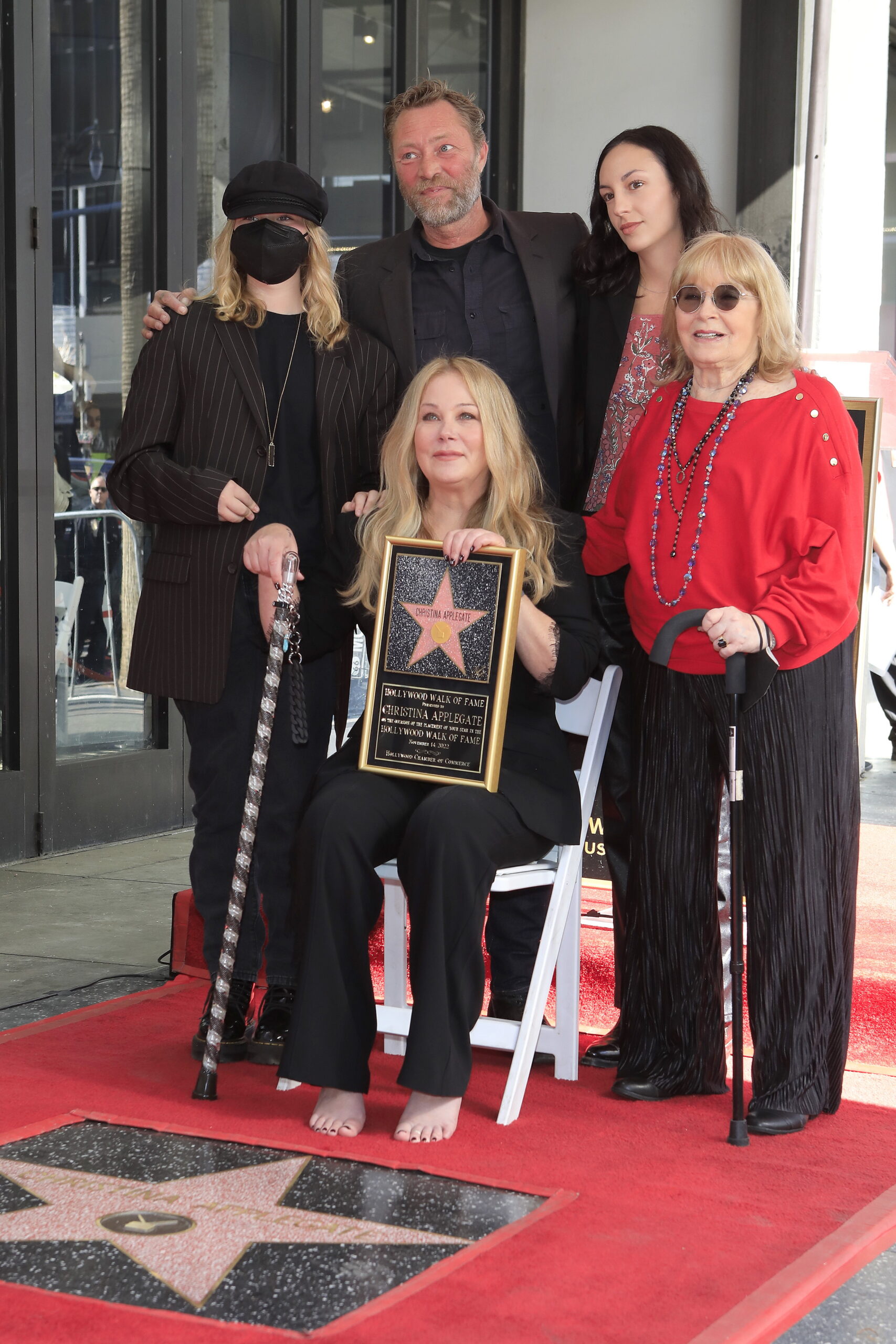 Η Christina Applegate ανακοίνωσε ότι η κόρη της Sadie διαγνώστηκε με POTS: «Είμαι πολύ λυπημένη»