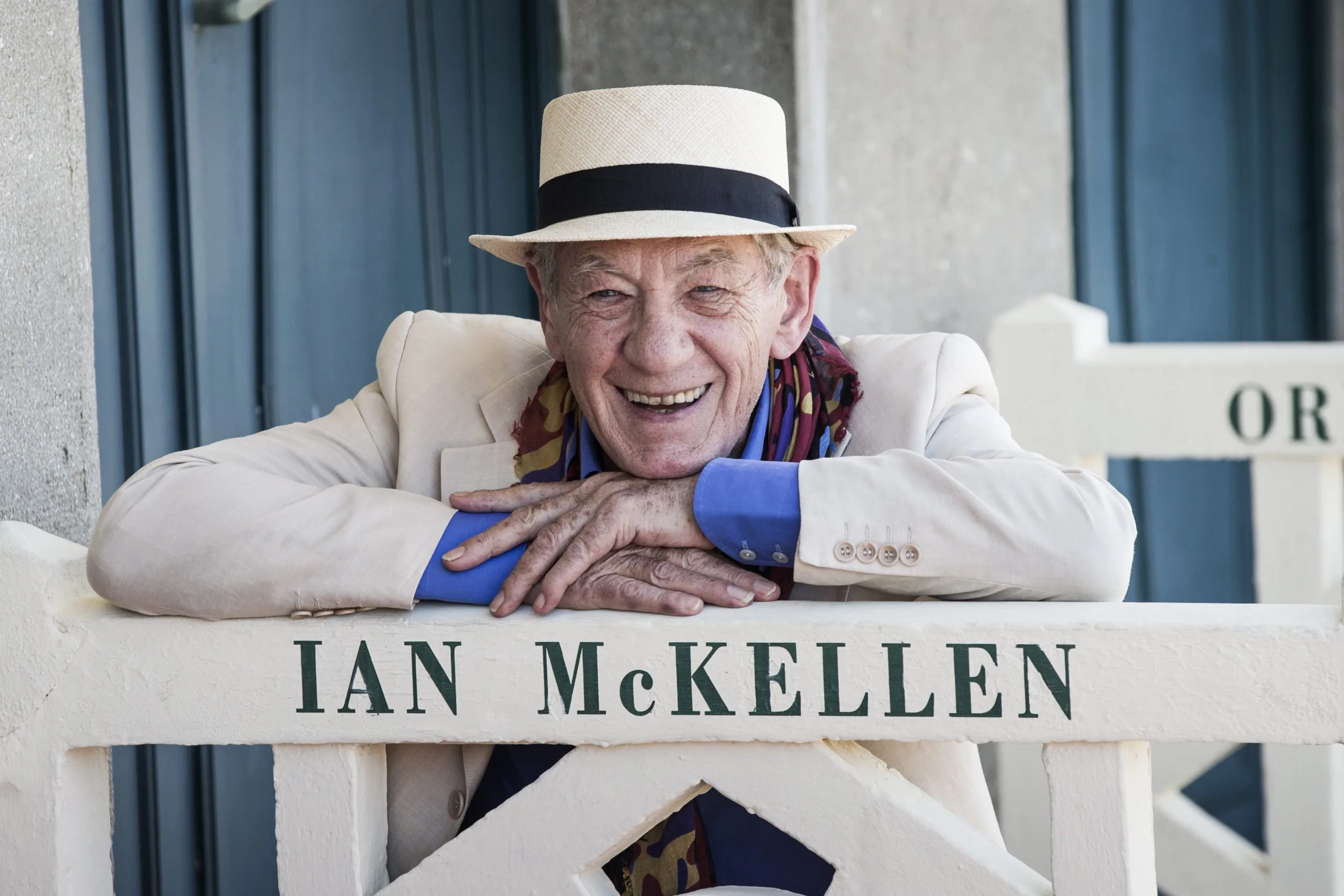 Ο ηθοποιός Ian McKellen έπεσε από τη σκηνή του θεάτρου και νοσηλεύεται σε κλινική του Λονδίνου