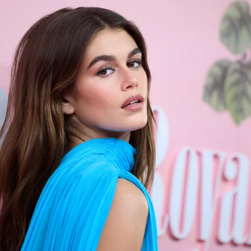 Η Kaia Gerber υιοθετεί το boho-chic στυλ και το απογειώνει