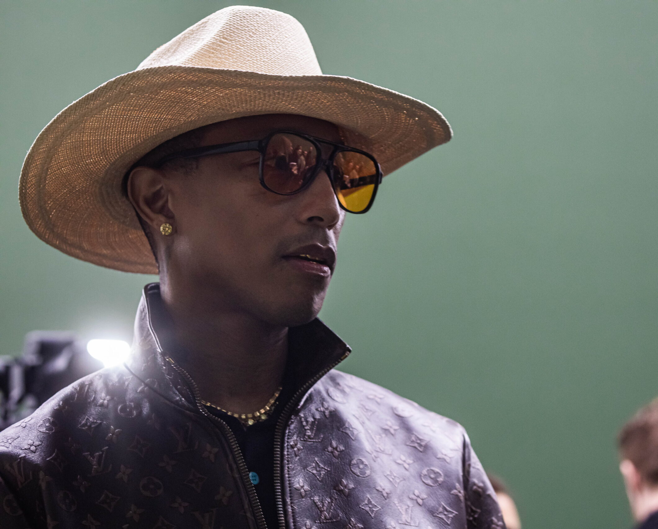 LVERS: Το άρωμα του Pharrell Williams για τη Louis Vuitton είναι εμπνευσμένο από το φως του ήλιου