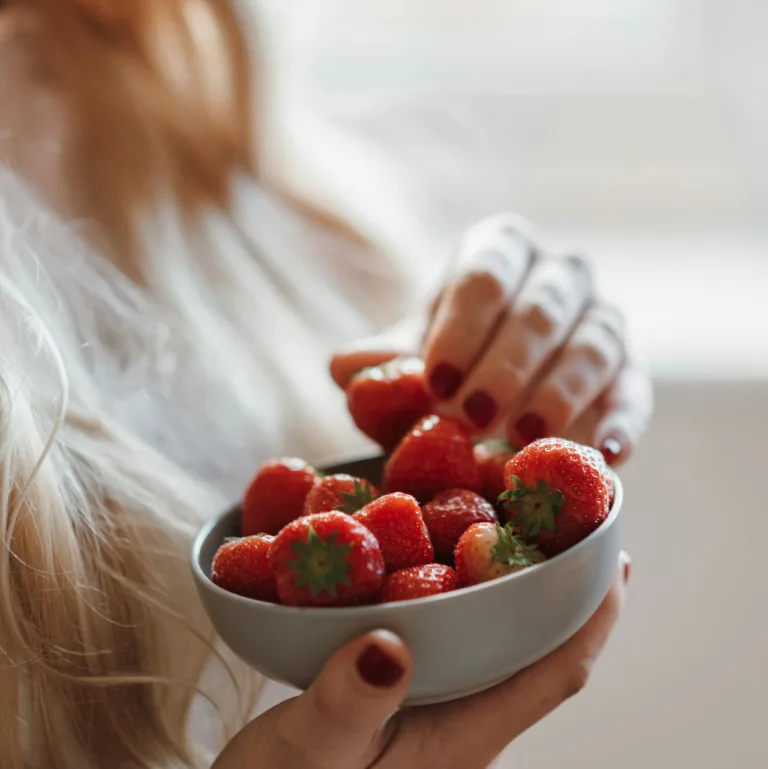 Σνακ που βοηθούν στη δυσκοιλιότητα: Οι καλύτερες επιλογές για καθημερινή ανακούφιση