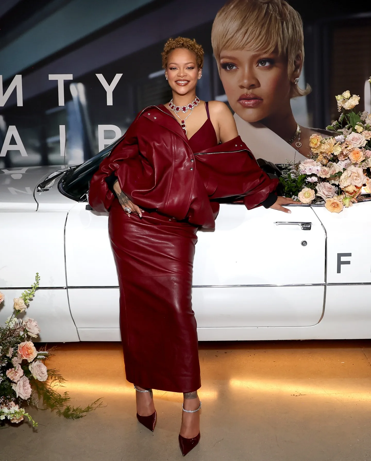 Η Rihanna με τα φυσικά σγουρά μαλλιά της λανσάρει τη σειρά περιποίησης μαλλιών Fenty