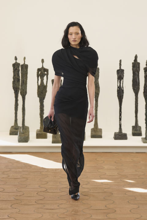 Ο Jacquemus θα χρησιμοποιήσει iPhone για απαθανατίσει το FW '25 show του