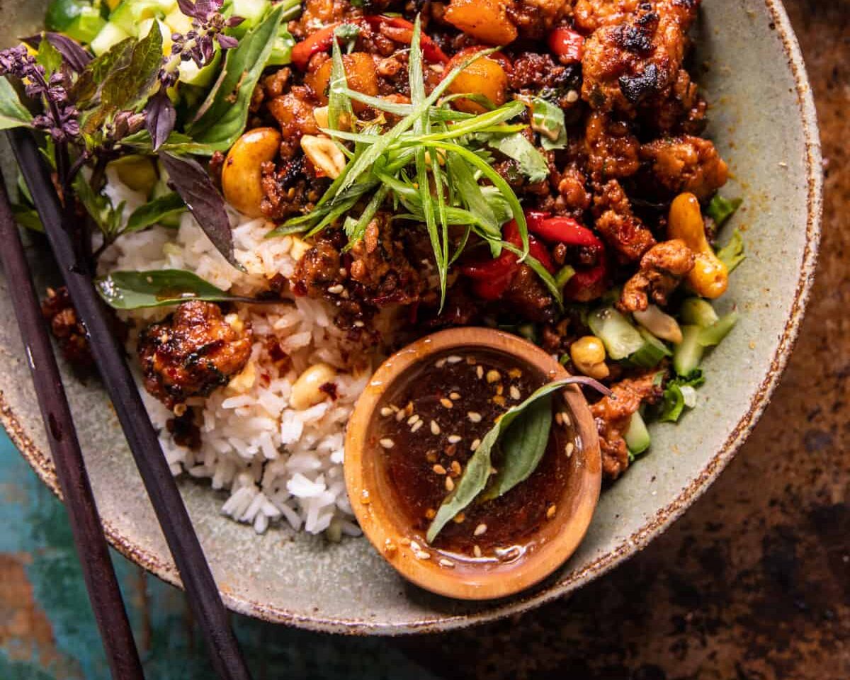 Εύκολο κι ελαφρύ βραδινό stir fry με κοτόπουλο, ginger και ανανά