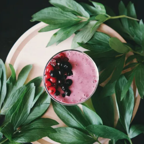 3 ενεργειακά smoothies που χαρίζουν ενέργεια μέσα στη ζέστη