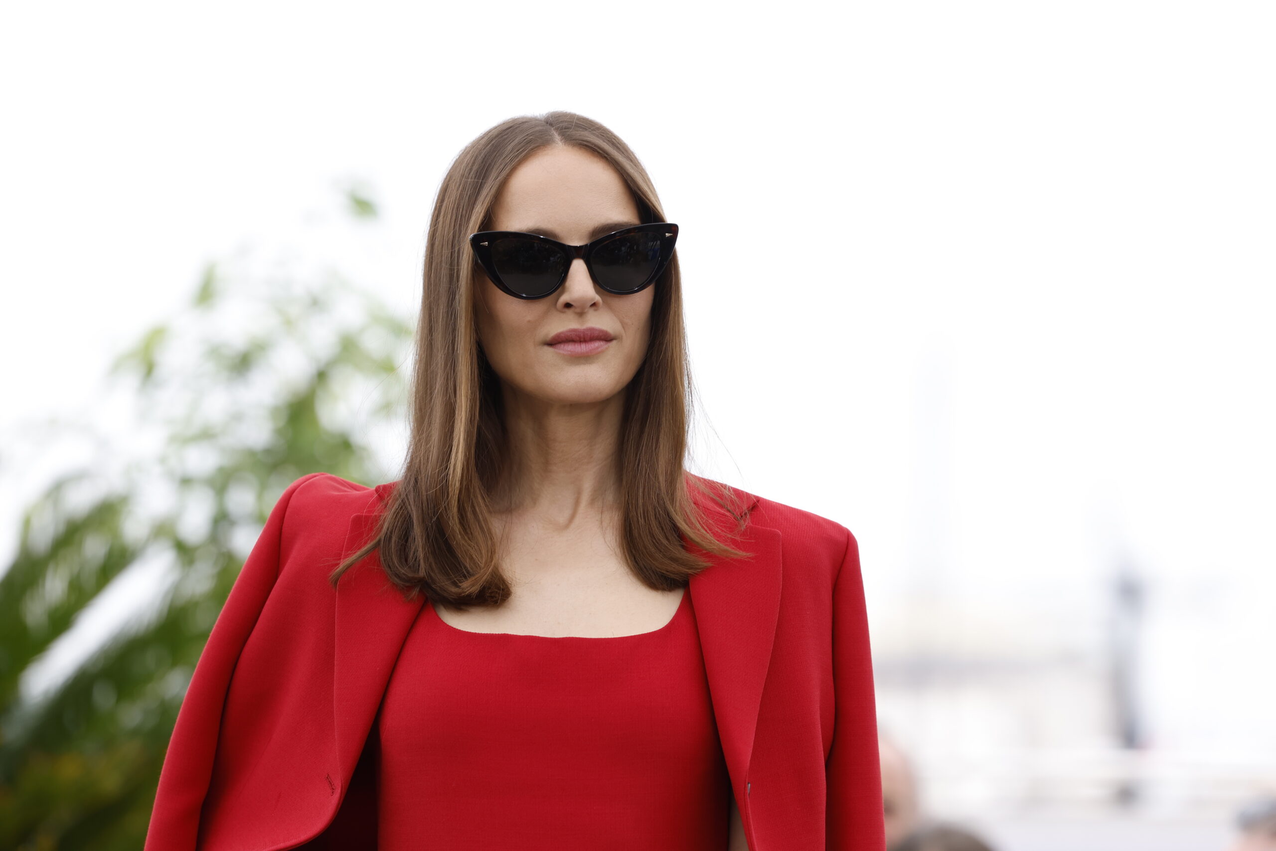 Η Natalie Portman μιλάει για το «σκληρό» διαζύγιό της αλλά και το πώς η Rihanna τη βοήθησε να το ξεπεράσει