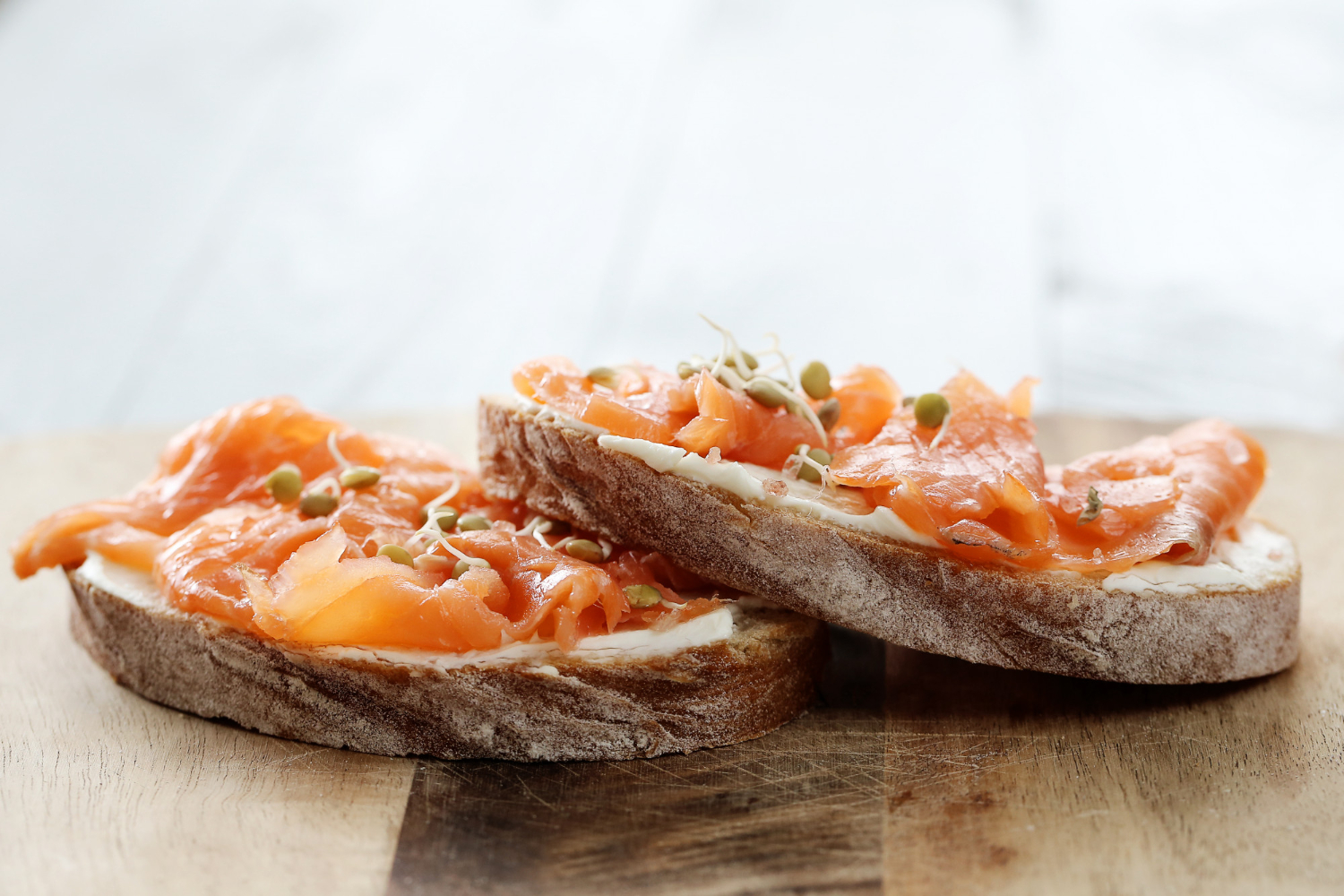 Πόσο καιρό μπορείς να έχεις στο ψυγείο σου τον καπνιστό σολωμό αφού τον ανοίξεις