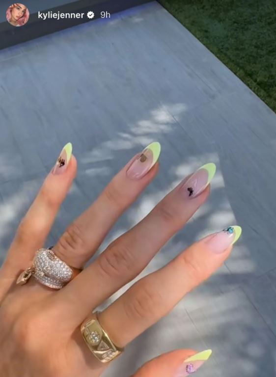 Al Fresco Nail trend ή αλλιώς «Τα παιχνιδιάρικα νύχια που αγαπούν τη φύση»