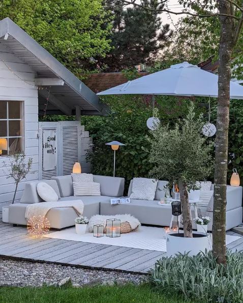 Φτιάξε τον εξωτερικό σου παράδεισο: Βελτιώσεις που θέλεις να δοκιμάσεις στον κήπο σου αυτή την άνοιξη