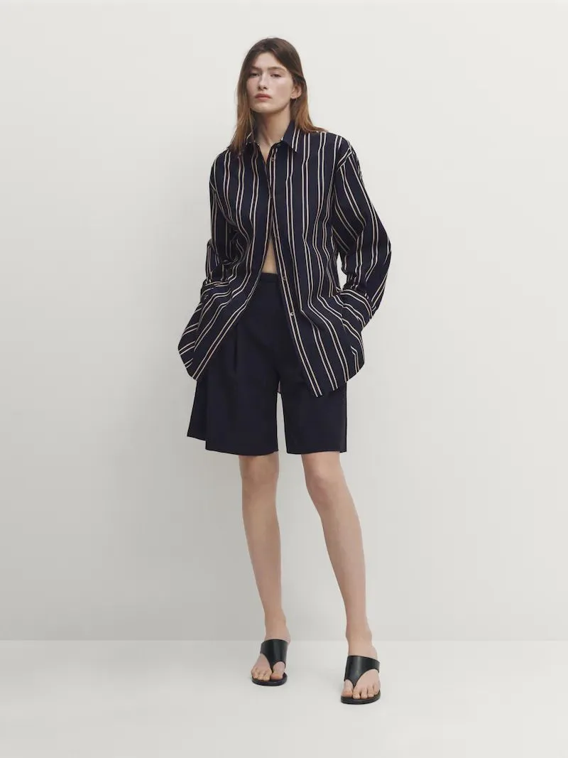 Oversized πουκάμισα: 4 προτάσεις για super εμφανίσεις στην παραλία