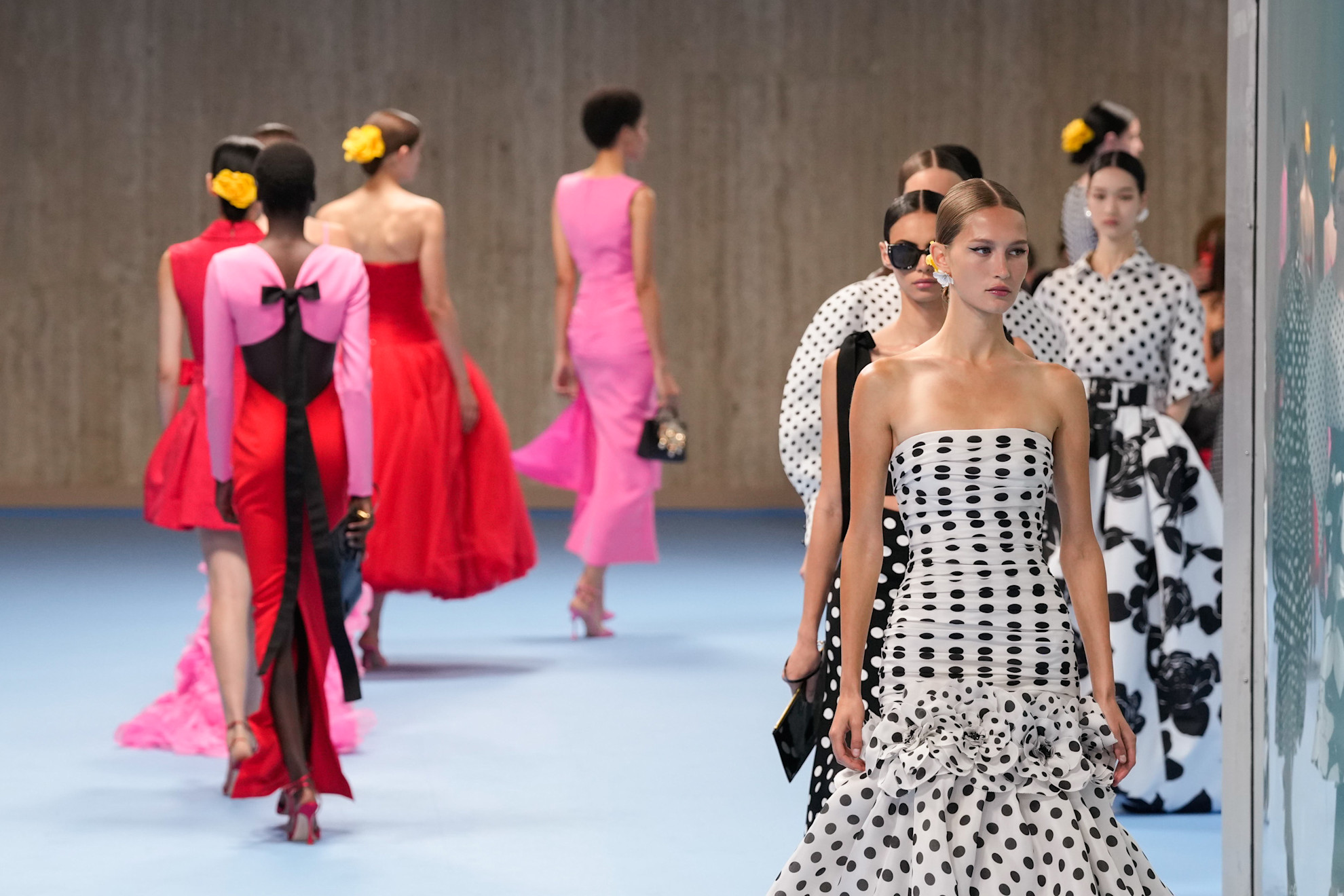 Εβδομάδα Μόδας Νέας Υόρκης SS ’25: Τα 5 κοινά trends που εντοπίσαμε στα fashion shows και ήδη τα λατρέψαμε