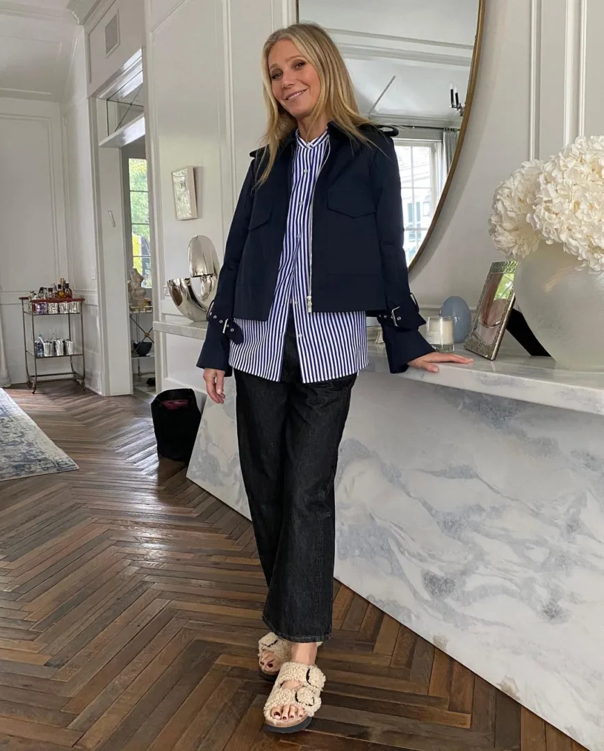 Η Γκουίνεθ Πάλτροου με cropped trench που θα συνδυάσεις με τα πρώτα φθινοπωρινά σου σύνολα (+4 για να ψωνίσεις)