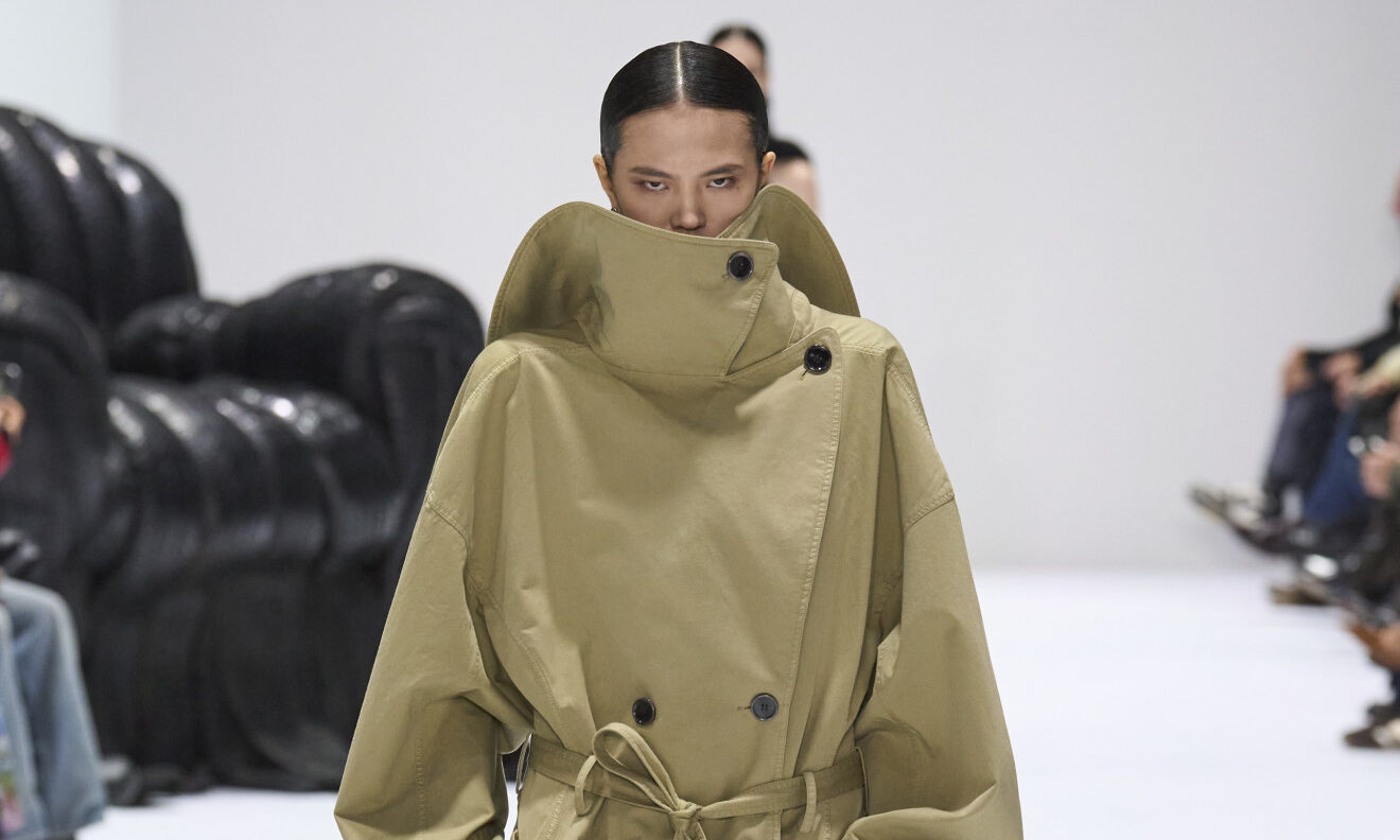 Τα 2 stylish και trendy πανωφόρια που θα φορέσεις περισσότερο τις πρώτες ψυχρές μέρες του φθινοπώρου