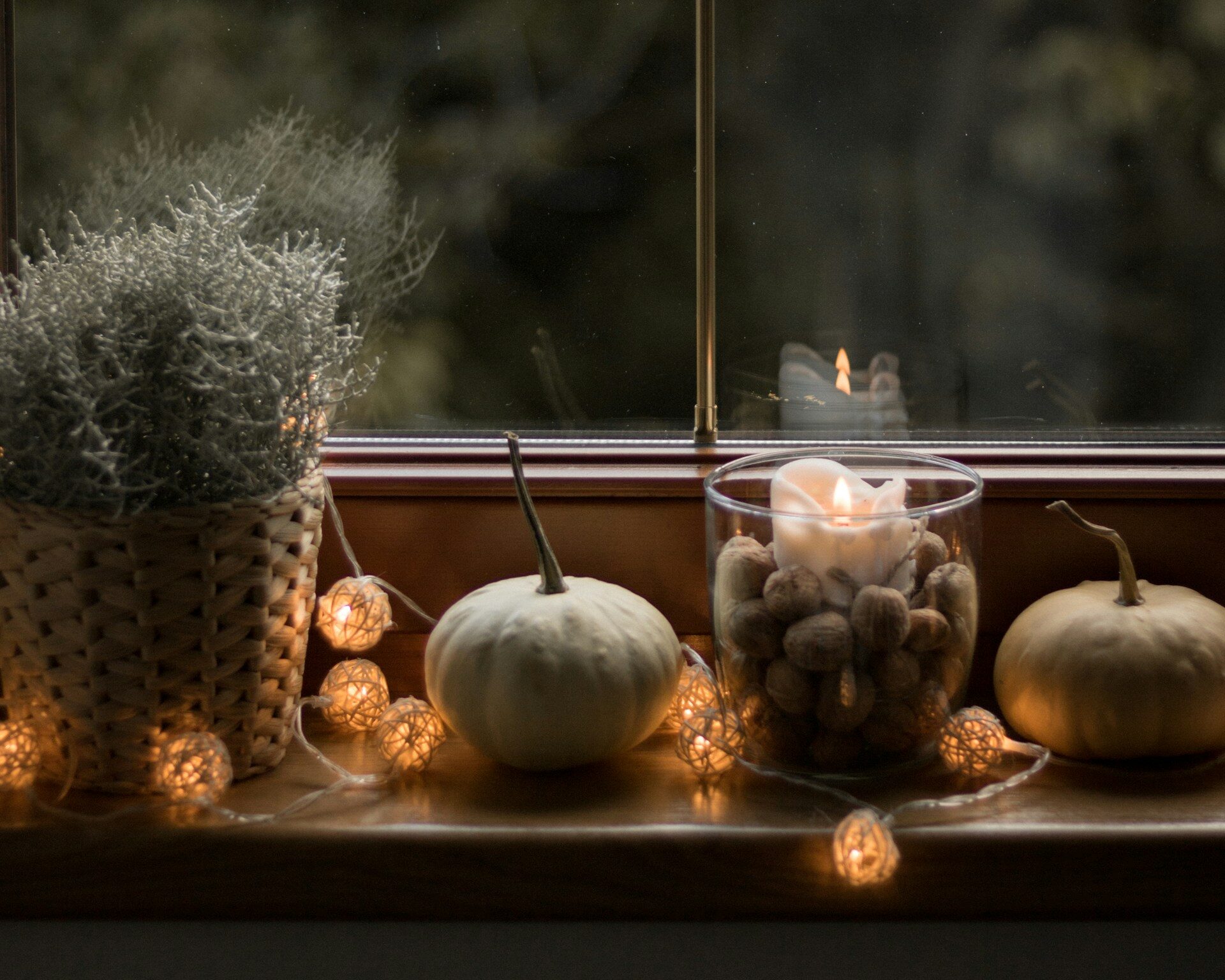 Κεριά αρωματικά και μη: Πόσο «αθώα» είναι για την υγεία μας αλλά και για το περιβάλλον