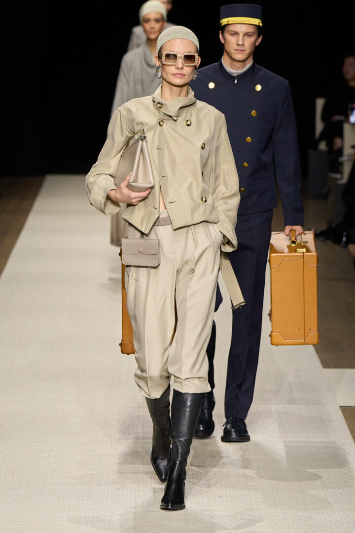 Η λαμπερή συλλογή SS '25 που παρουσίασε ο Giorgio Armani για πρώτη φορά στη Νέα Υόρκη