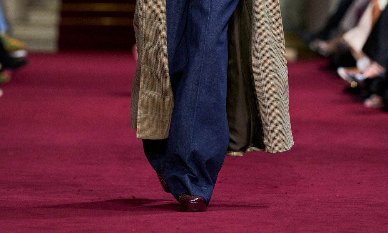 Ο απόλυτος οδηγός για τις καλύτερες τάσεις στα jeans αυτής της σεζόν