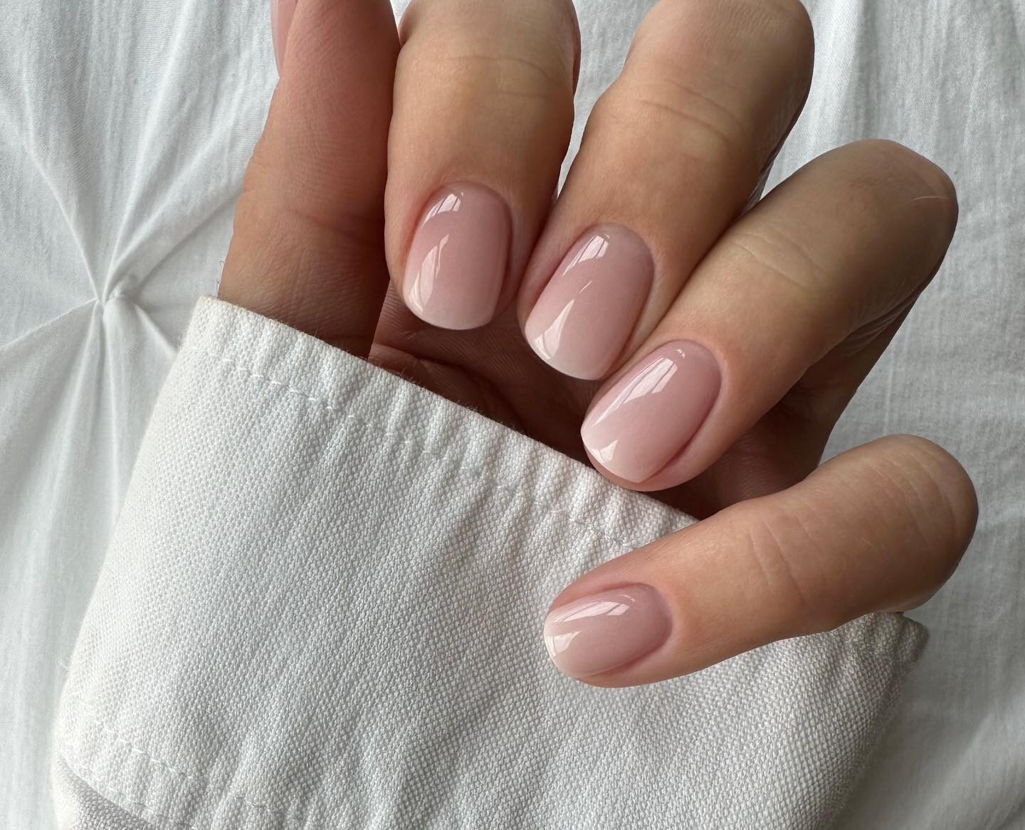 Nude sophisticated and chic: Όταν η ημιδιαφάνεια συναντά την πολυτέλεια στα νύχια σου