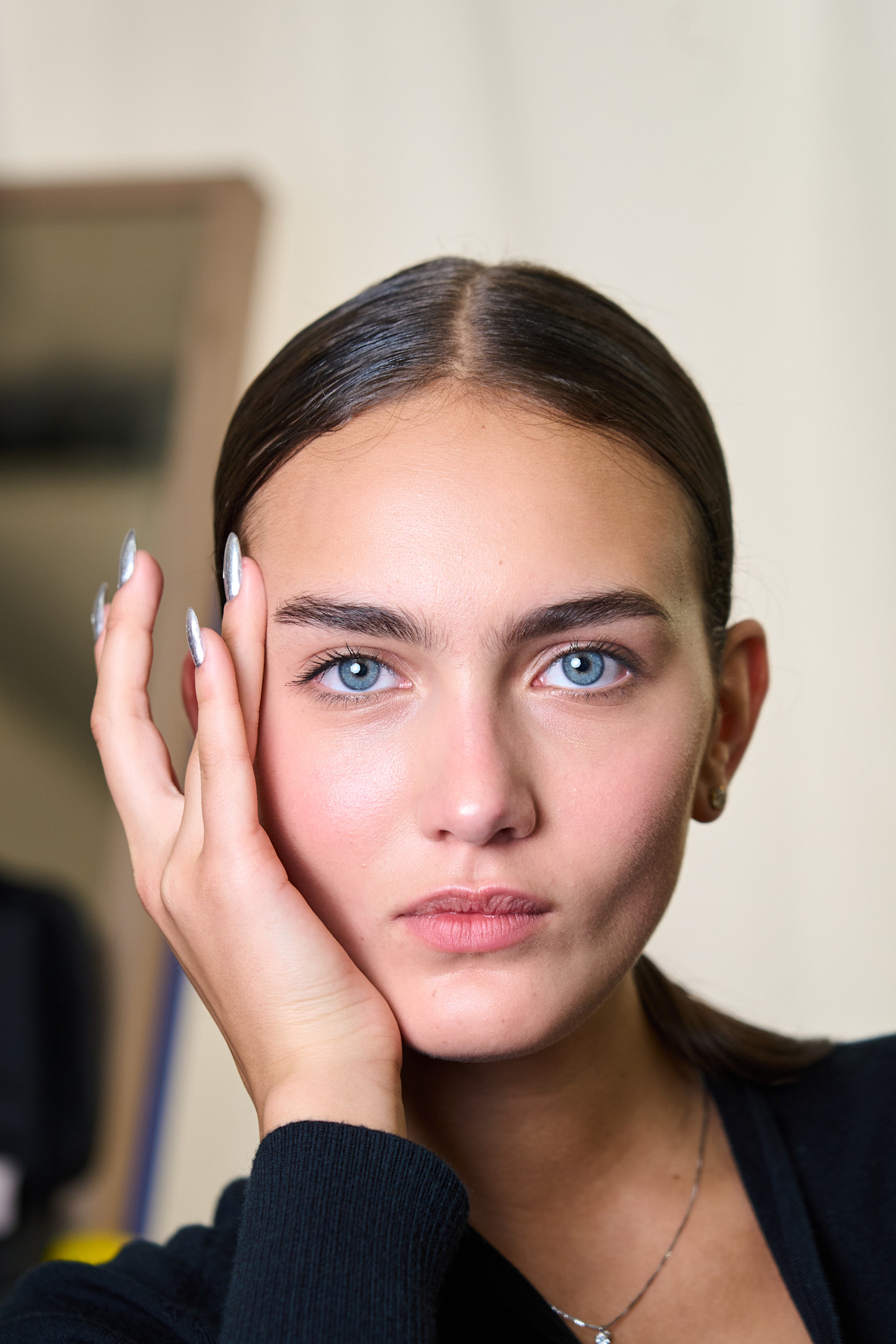 Tinted lip balm: Το προϊόν που θα αντικαταστήσει το κραγιόν σου αυτόν τον χειμώνα