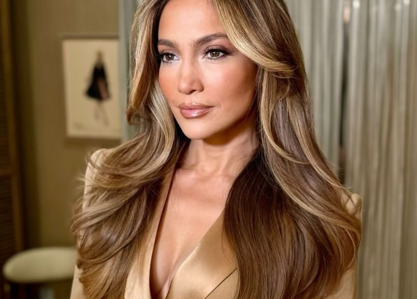Εμπνεύσου από την Jennifer Lopez : Αναβάθμισε τα μακριά σου μαλλιά με layers και δώσε όγκο και κίνηση