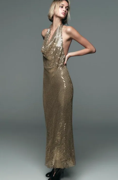 Shine On New Year's Eve Shopping: Υποδέξου το Νέο Έτος με λαμπερά φορέματα από τα Zara