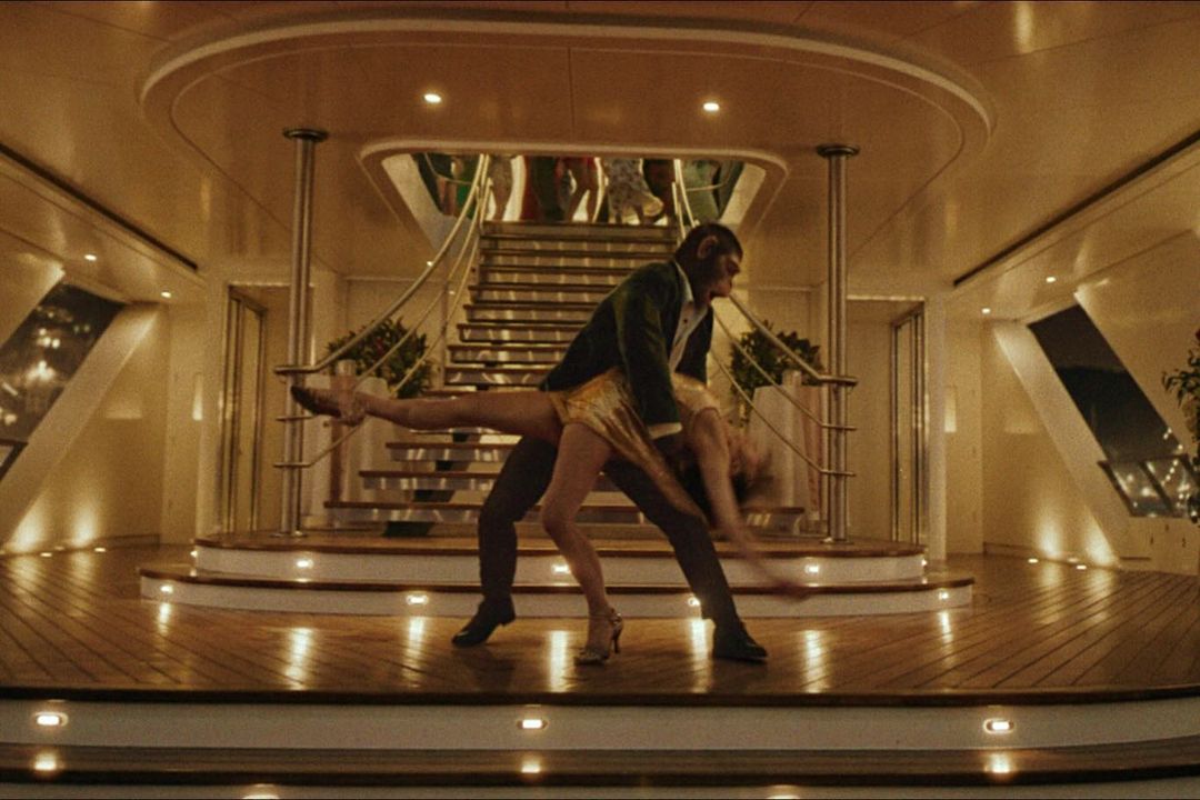 Ο Ρόμπι Γουίλιαμς απεικονίζεται ως μαϊμού CGI στο τρέιλερ της βιογραφικής ταινίας «Better Man»