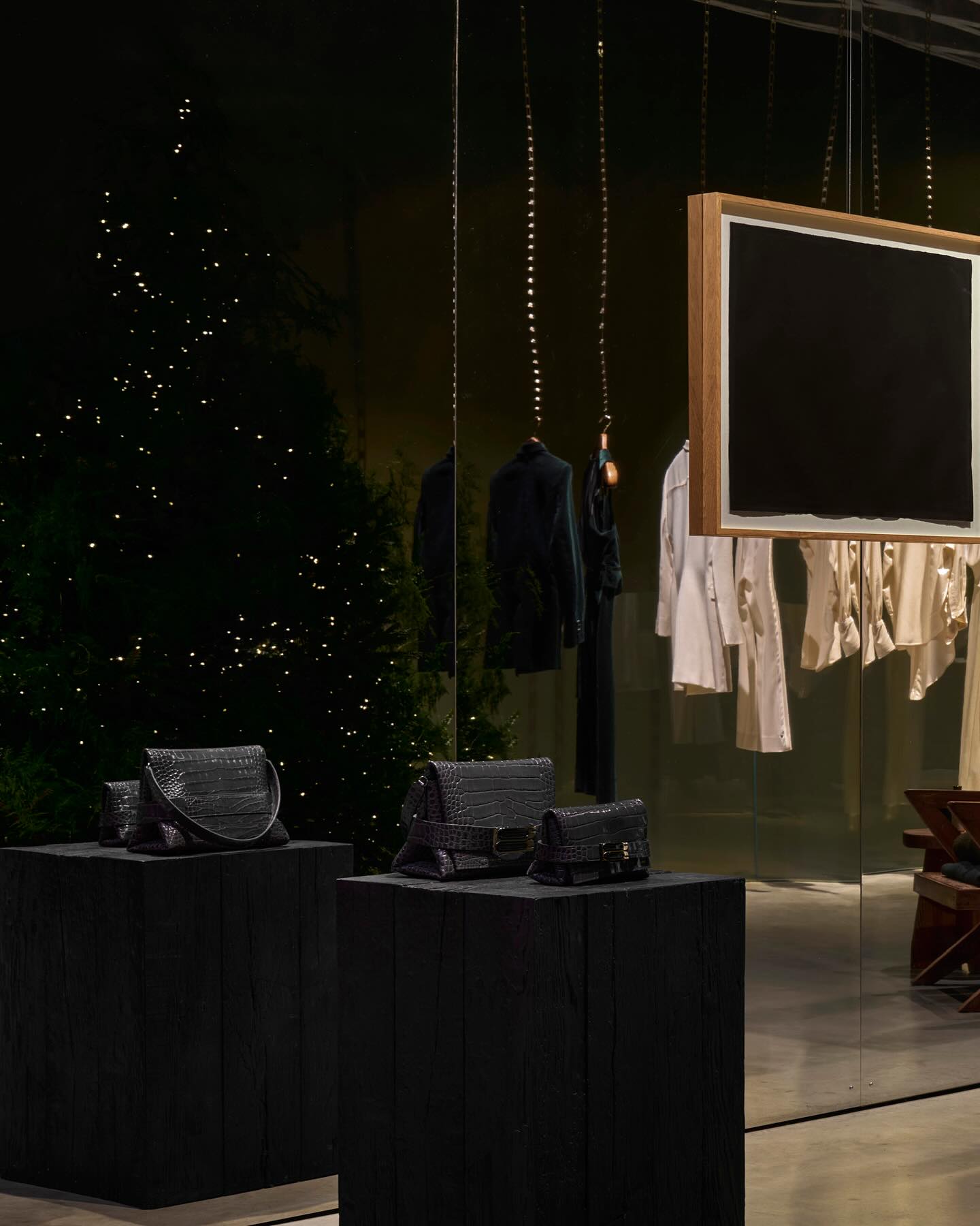 Το όραμα της Victoria Beckham για μια εορταστική διακόσμηση που μαγνητίζει στο 36 Dover Street του Λονδίνου