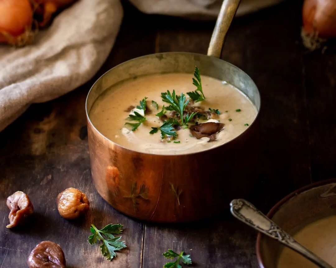 Βελουτέ σούπα με αχλάδι και κάστανο: Θα σε ζεστάνει και είναι super θρεπτική και με λίγες θερμίδες