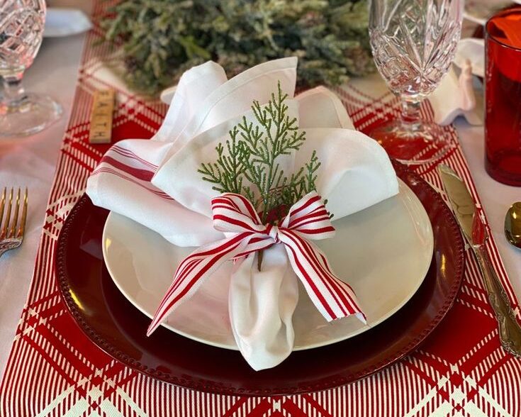 4 ιδέες για να διπλώσεις τις υφασμάτινες και χάρτινες πετσέτες στο χριστουγεννιάτικο τραπέζι σου