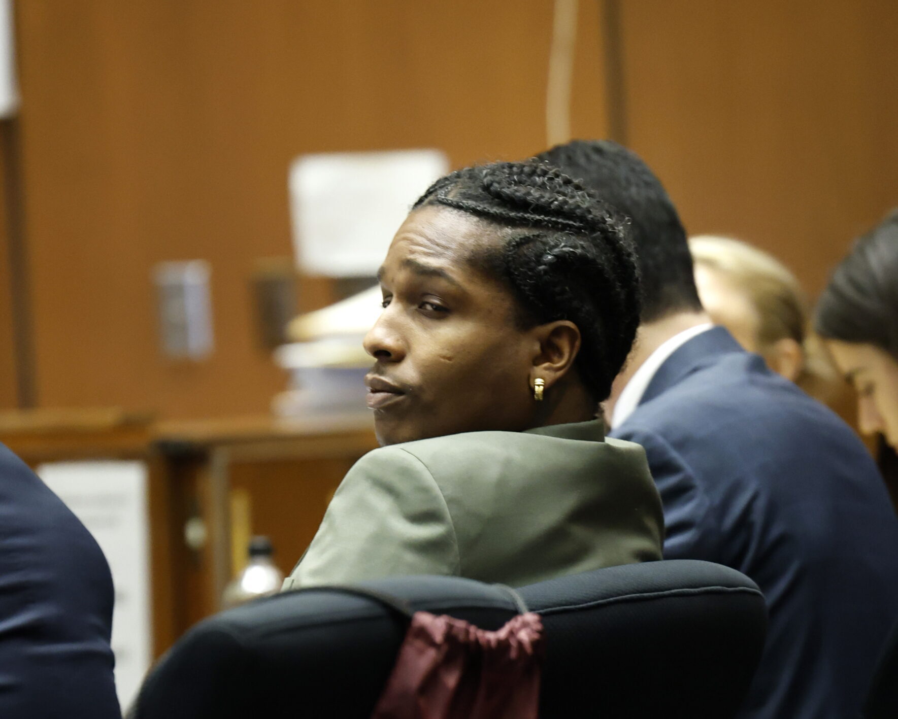 Η Rihanna υποστηρίζει το ASAP Rocky στη δίκη για τις κατηγορίες της επίθεσης με ημιαυτόματο πυροβόλο όπλο