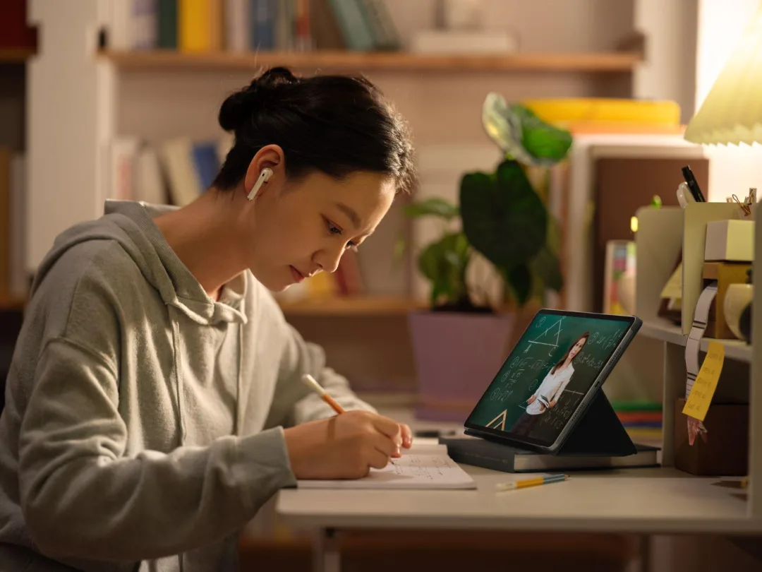 HUAWEI: Πρωτοπορία και καινοτομία με 4 νέα προϊόντα υψηλής τεχνολογίας