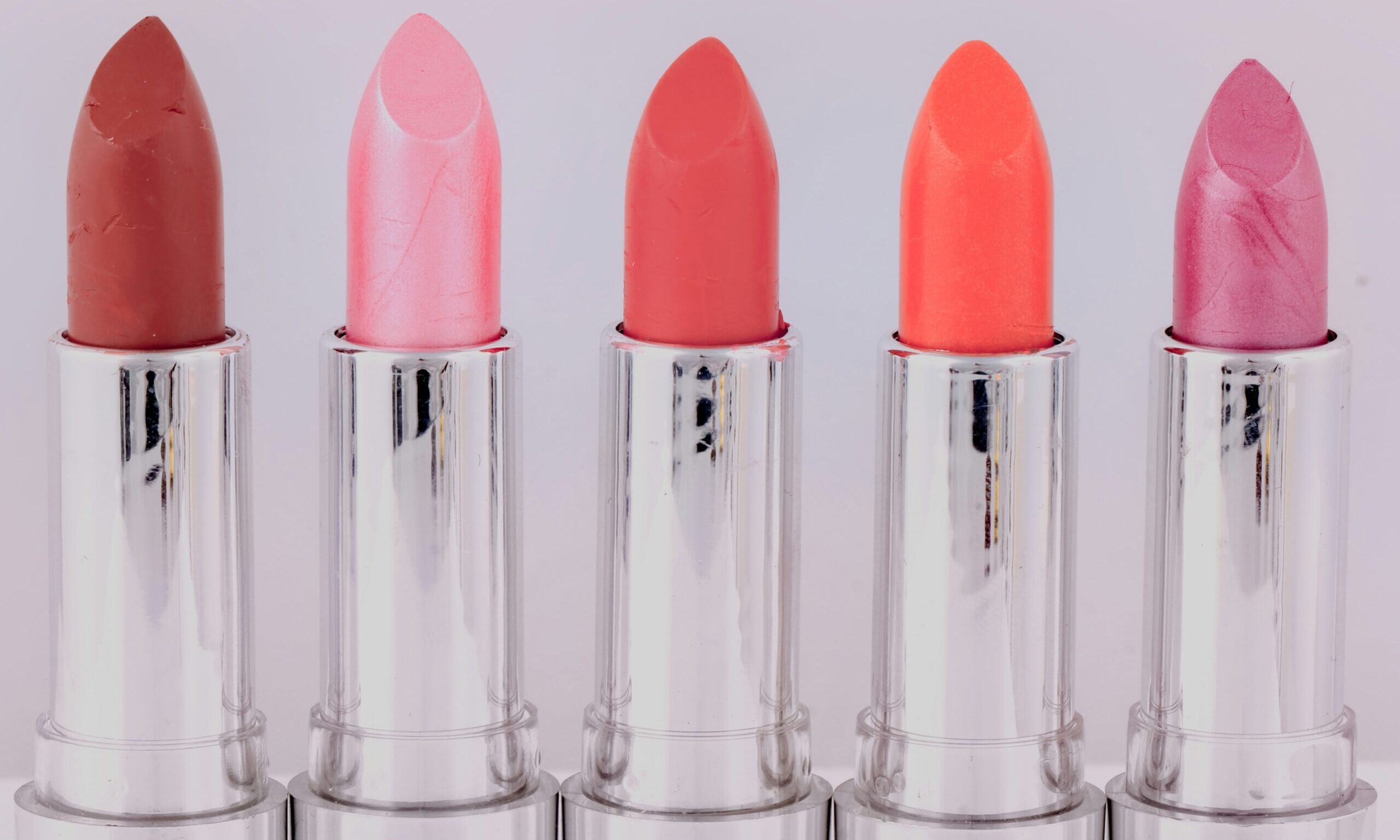 Πώς το κραγιόν σου σε κάνει να φαίνεσαι μεγαλύτερη – Τι μπορείς να κάνεις