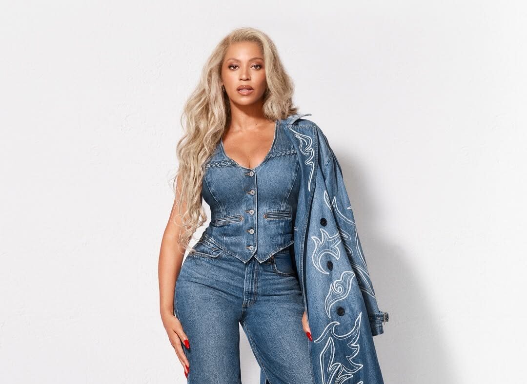 Η Beyoncé λανσάρει τη νέα καμπάνια της με την Levi’s αποκαλύπτοντας το Dress Code της περιοδεία της