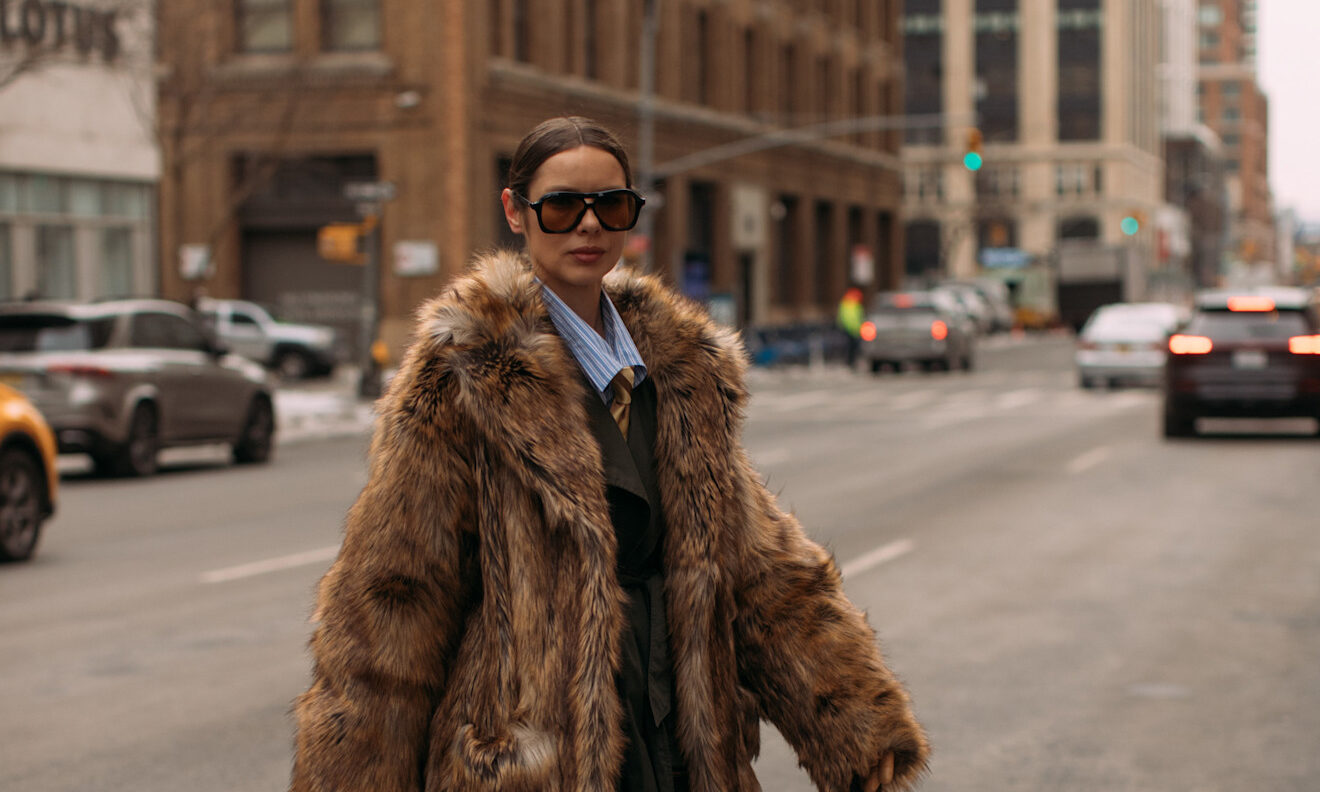 Faux fur και 6 stylish τρόποι για να τη φορέσεις