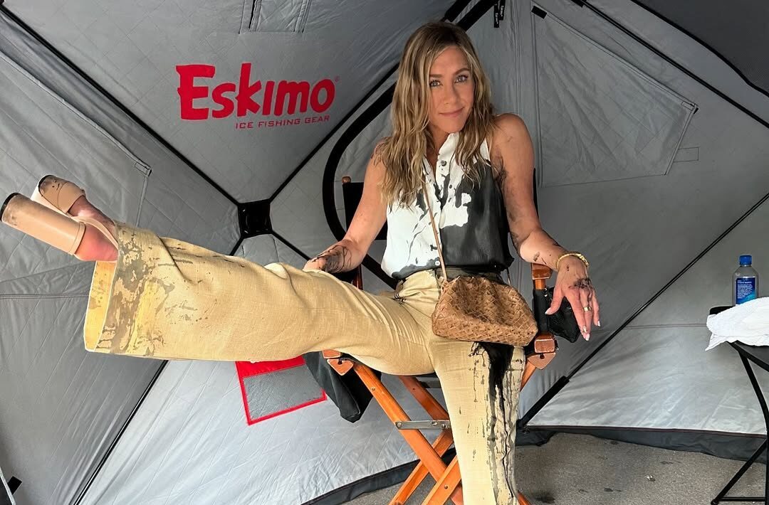 Η  Τζένιφερ Άνιστον ανεβάζει μια χαριτωμένη παιδική φωτογραφία για να τιμήσει τα γενέθλιά της