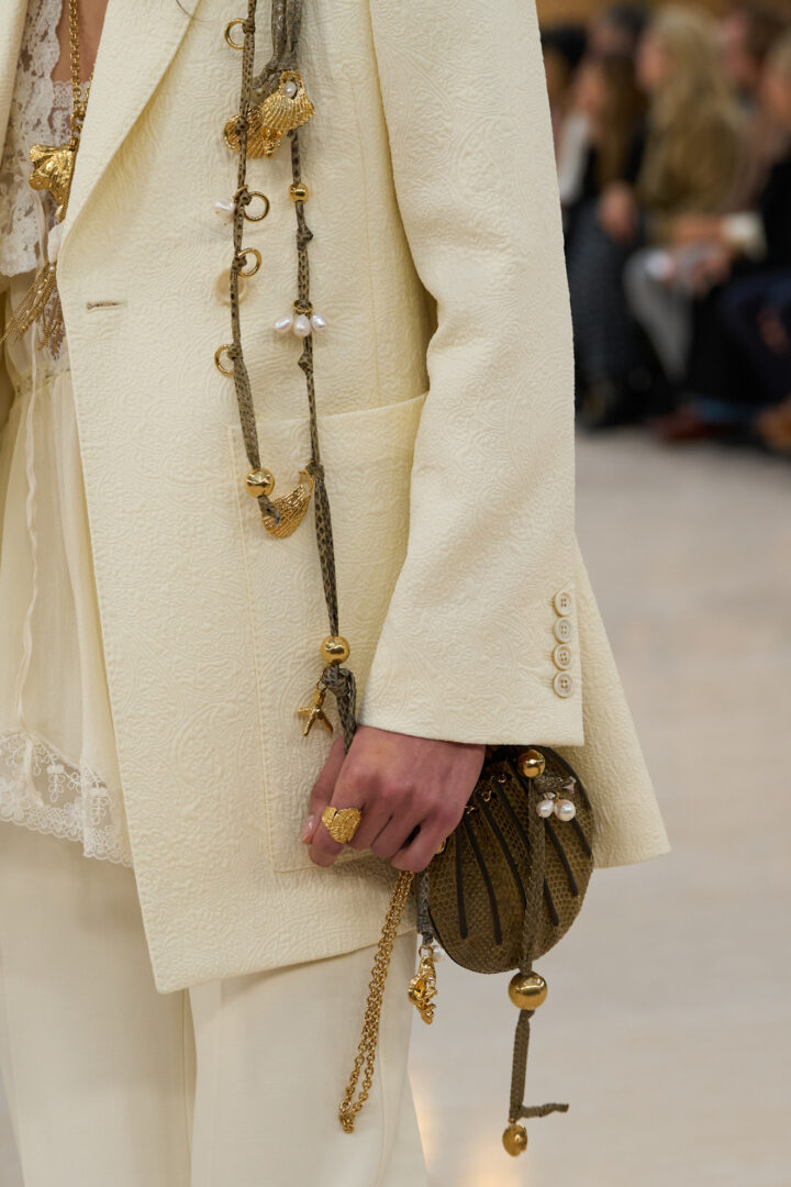 Η πράσινη τσάντα θα είναι το πιο ενεργητικό και ευέλικτο trend αξεσουάρ του καλοκαιριού