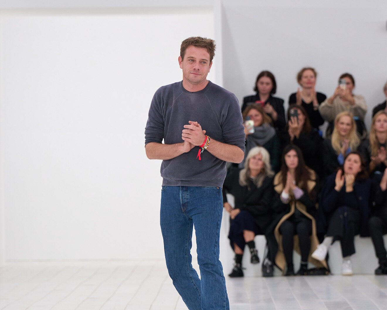 Οι φήμες επιβεβαιώθηκαν: Ο Jonathan Anderson αποχώρησε από τη Loewe