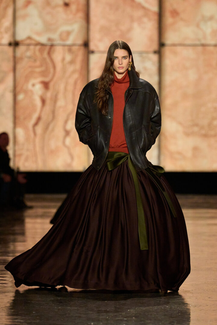 Saint Laurent FW '25: Μια νέα ερμηνεία της κληρονομιάς με μια δόση συναισθηματισμού