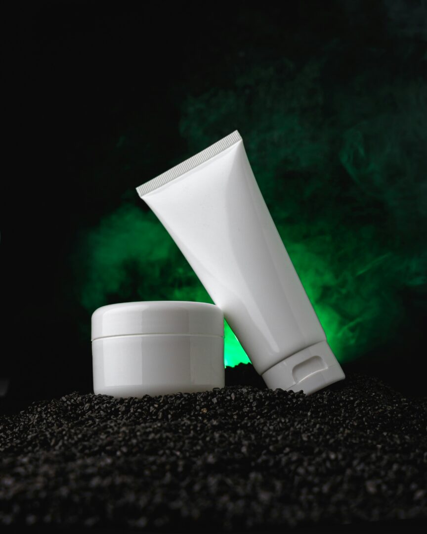 Οι κρέμες που πρέπει να βάζεις μετά τα 40 για αντιγήρανση - Τι λένε οι δερματολόγοι