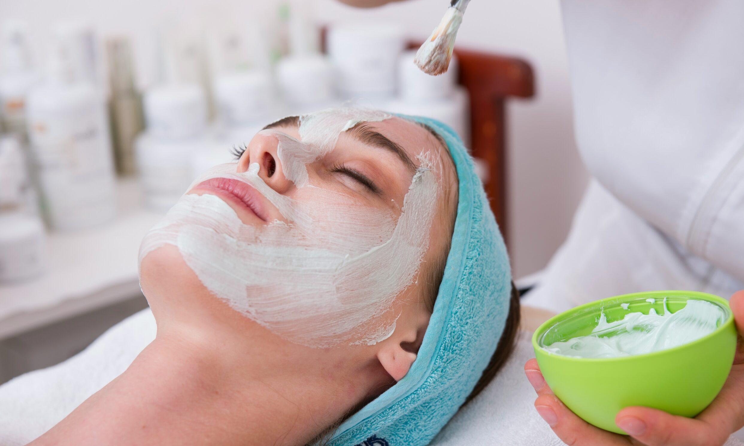 Προσοχή στις ενυδατικές: Ποια προϊόντα μπορούν να σε «γεράσουν»