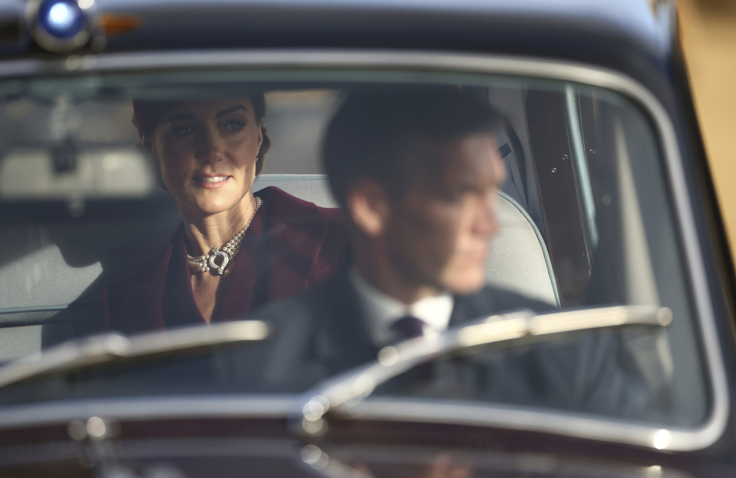 Ο απρόσμενος λόγος που η βασιλική οικογένεια δεν φοράει πάντα ζώνες ασφαλείας