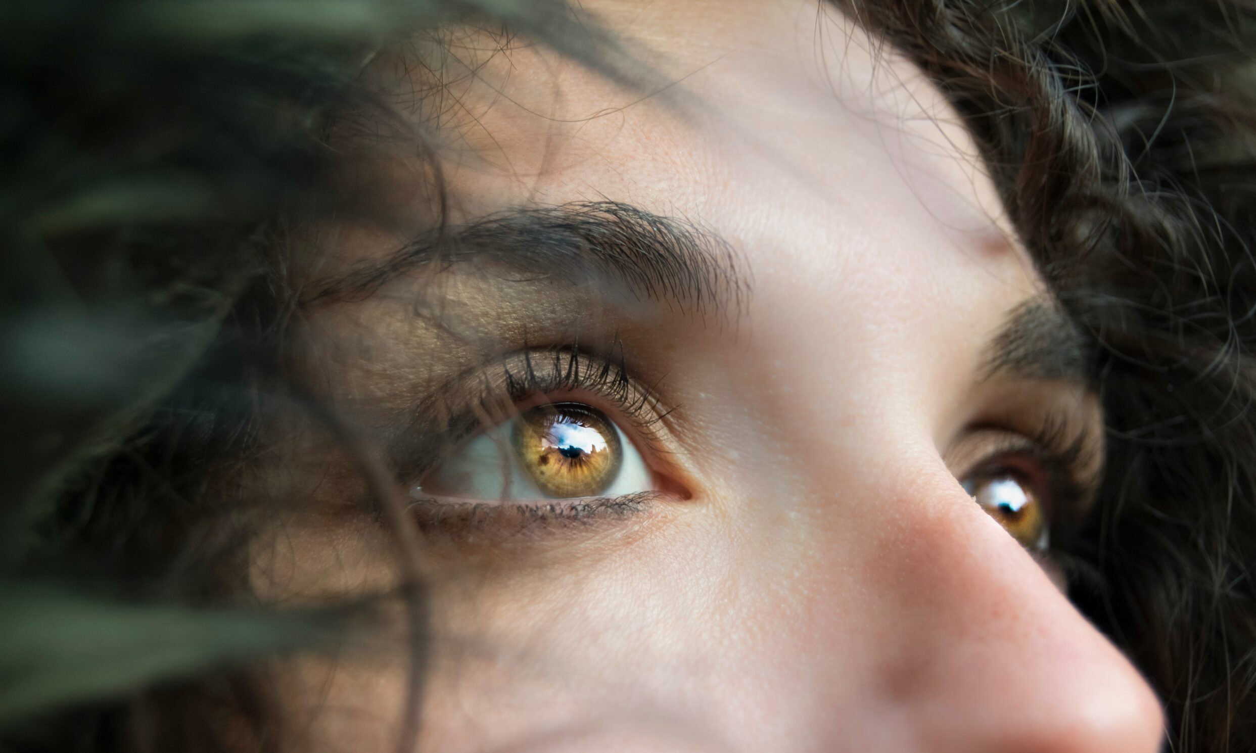 Έχεις καφέ μάτια; – Το λάθος που κάνεις με το μολύβι των ματιών